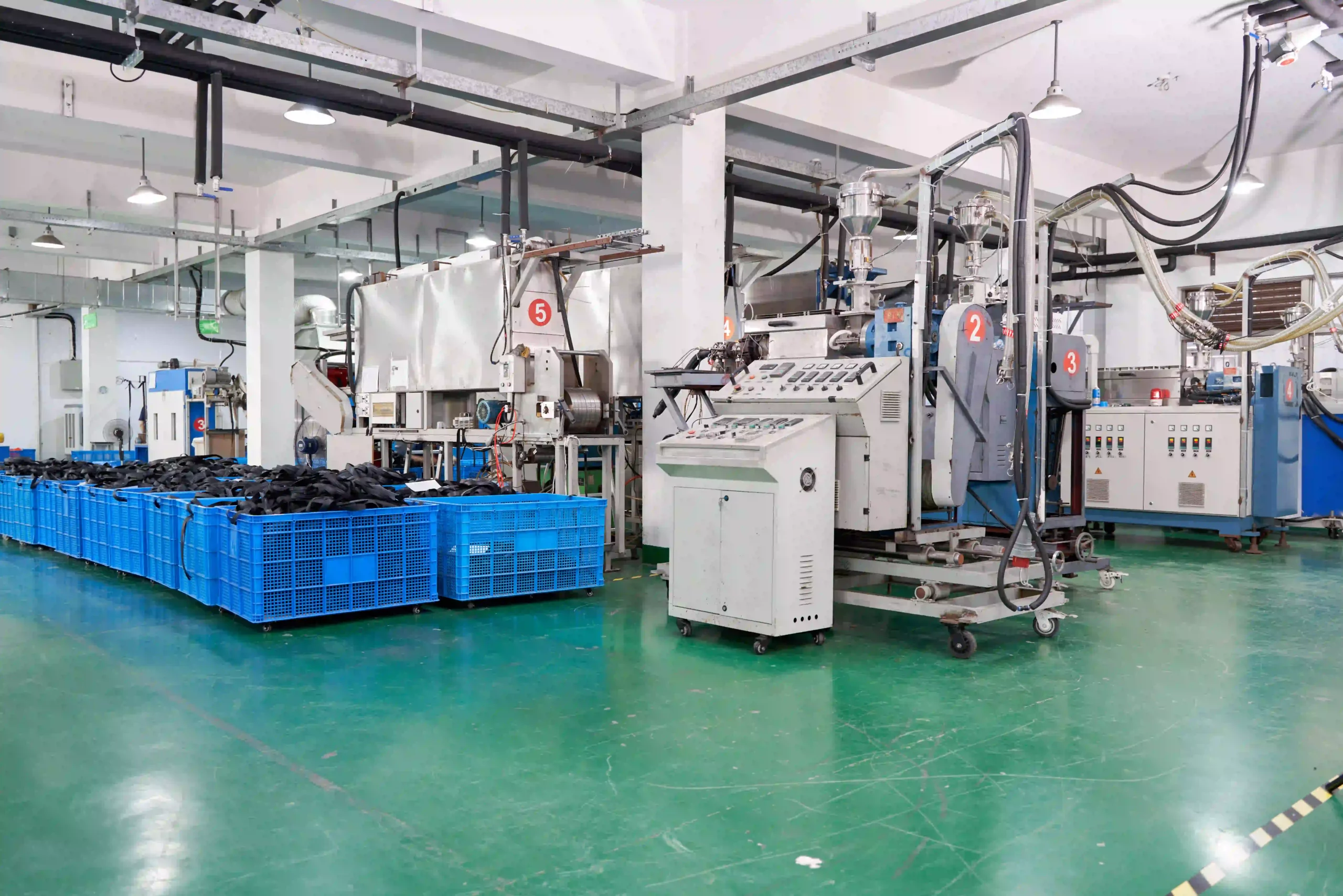 factory(2)